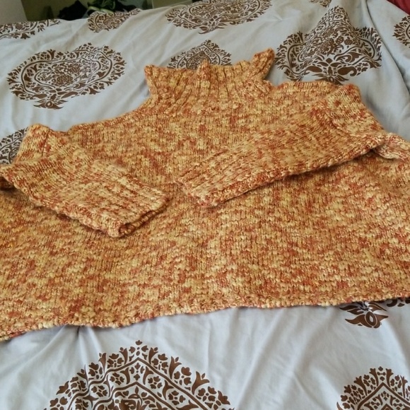 Sweater - Picture 1 of 3